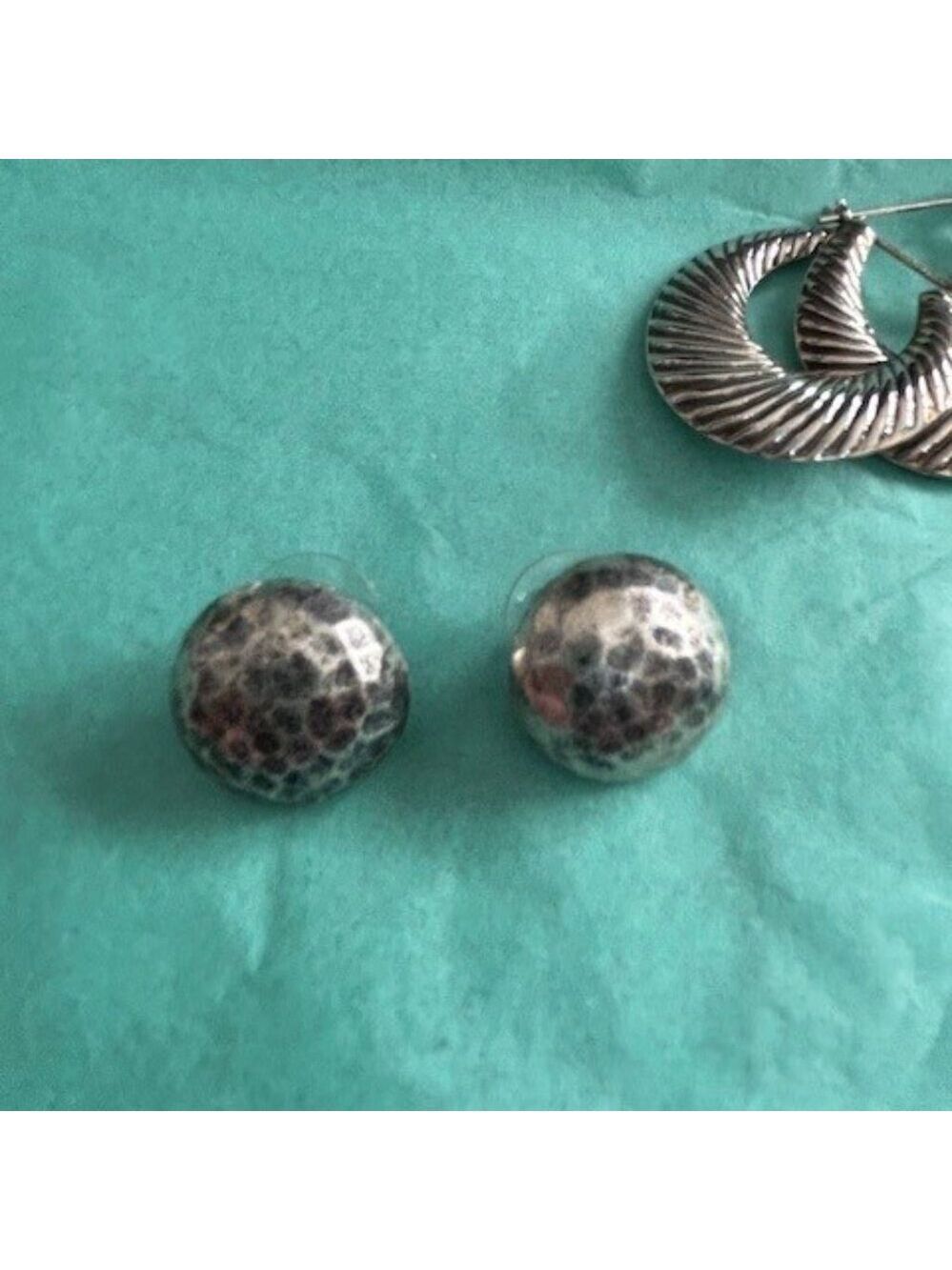 3 pairs of silver tone earrings and a delicate silver chain - Picture 4 of 8